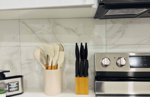 Southwest Edmonton House | Safe haven- Spacious and cozy two bedroom suite