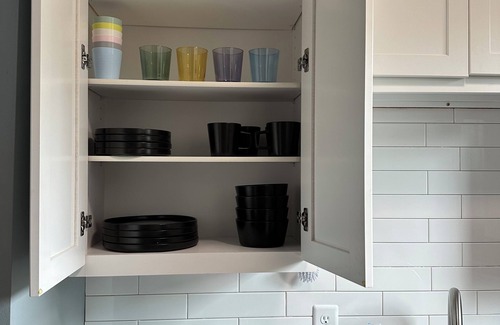 St. Louis Apartment | Safe Neighborhood STL-Rainbow Apt! Next to Forrest Park, with AC—Private Parking