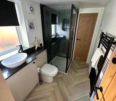 Hornsea Apartment | Saffron Cottage - Modern, central, seaside, 1Bed