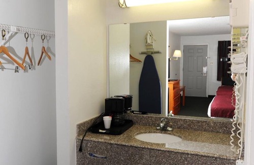 Cleburne Hotel | Sagamar Inn