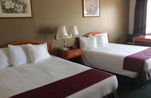 Cleburne Hotel | Sagamar Inn