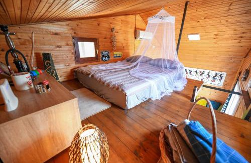 Cukarica Boat Rental | Sagando - Floating house on Sava river