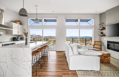 Joshua Tree House | 🌵 Sagebrush Bungalow - Modern Retreat w/Hot Tub, Fire Pit and BBQ! 🌵