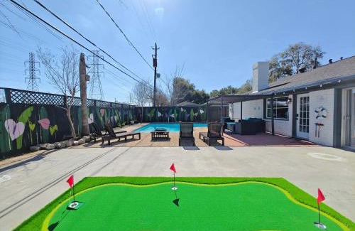 Southbelt/Ellington House | Sageview Cottage - 4 BDR with Pool Pet Friendly