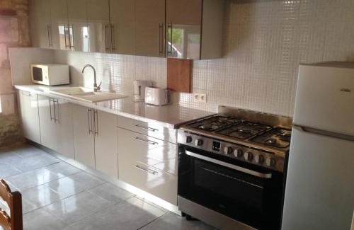 Duil-sur-le-Mignon House | Saggitarius, Les Constellations