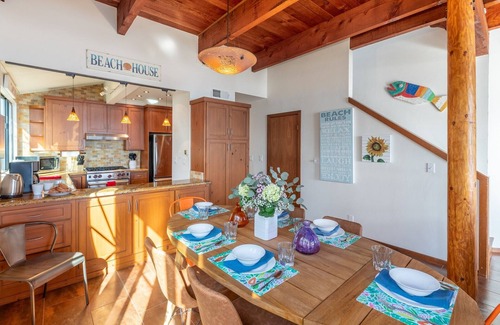 Mission Beach House | Sail Bay Sanctuary with Waterfront Patio & Sunset Views - Bayside Breeze