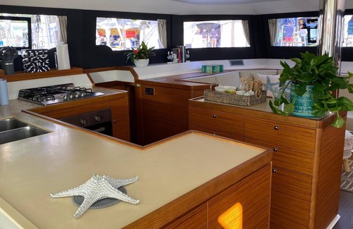 Charlotte Amalie Boat Rental | Sailing Virgin Islands with Crew, Islands, Dining, Drink Package. VRBO Deposit
