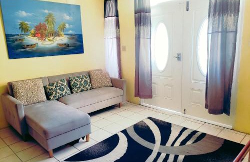 Hannah Apartment | Sailor's Gem