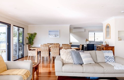 Mollymook Beach House | Sails on Bannister, Mollymook