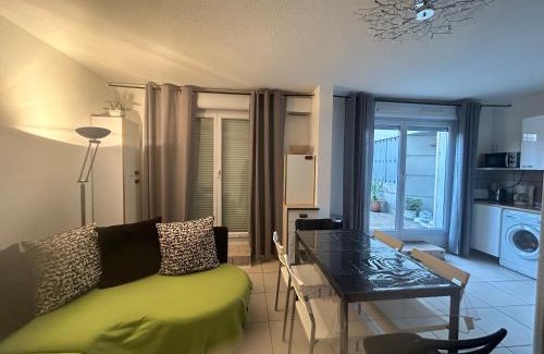 Saint-Lazare Apartment | Saint Charles