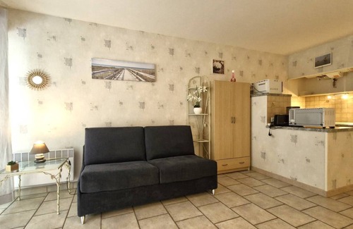 Saint-Georges-de-Didonne Apartment | Saint Georges de Didonne - STUDIO CABINET - wooded residence near the BEACH
