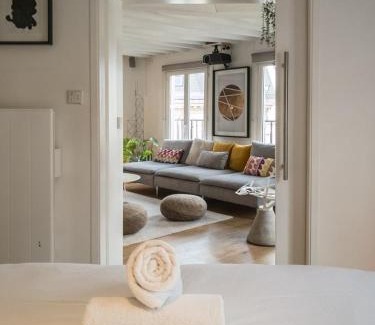 Saint-Germain-des-Pres Apartment | Saint-Germain-Des-Près Love Story