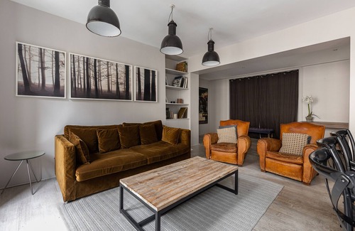 Quartier de la Place-Vendome Apartment | Saint-Honoré Luxurious 2 Bedroom/2 bath