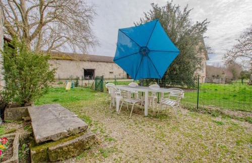Longchamp-sur-Aujon House | Saint-malachie