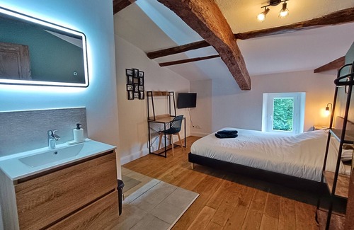 Saint-Pierre-de-Boeuf Bed & Breakfast | Saint Pierre cottage