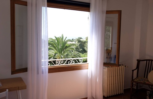 La Croix-Valmer Villa | Saint Tropez Bay Charming villa with sea view