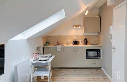 Old Town Apartment | Sakura - Face Gare