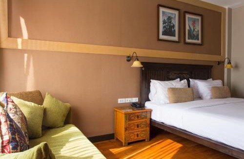 Phra Borom Maha Ratchawang Apartment | Sala Arun