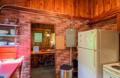 Bayville Cabin | Saltaire: Classic Maine Charm on Linekin Bay with Private Dock & Pond Access!