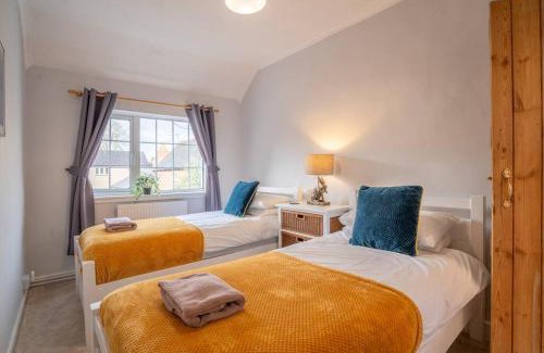 Ashby-de-la-Zouch Apartment | Saltbox Stays- Central, 3 bed, 2 bath,fast wifi, sleeps 6