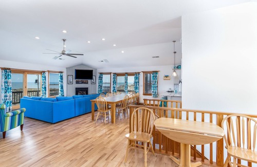 Corolla House | Salted Dunes OBX, Beach front, Wild Horses, Pool, Hot Tub, 4x4 Beach, 7 Bedroom