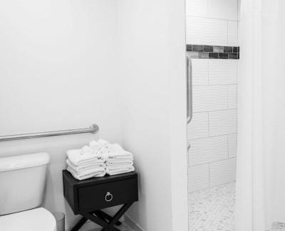 Surf City Apartment | Saltwater 101 1st Floor Barefoot ADA