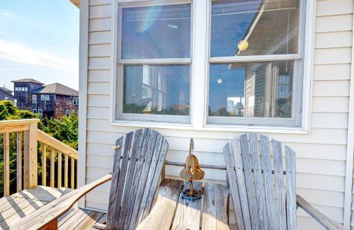 Frisco House | Salty Paws