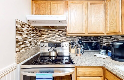 Belmont Shore Apartment | Salty Starfish: Work-Play-Relax-Beach-Bay-Pets OK