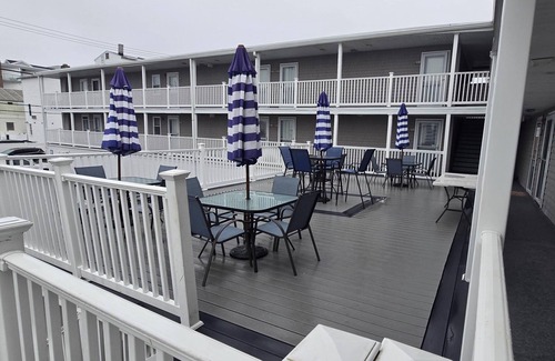 Hampton Condo | Salty Suite II - Steps to Pool + Beach