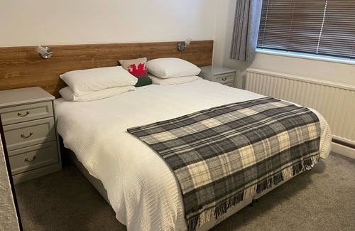 Felindre Farchog Hotel | Salutation Inn