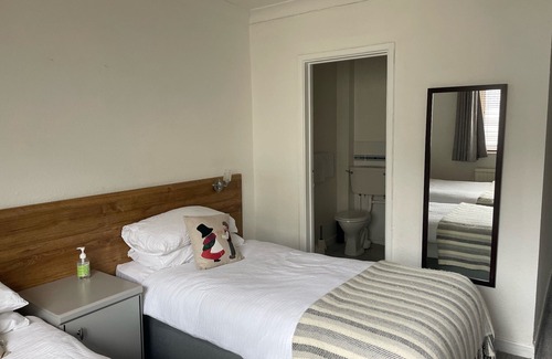 Felindre Farchog Hotel | Salutation Inn
