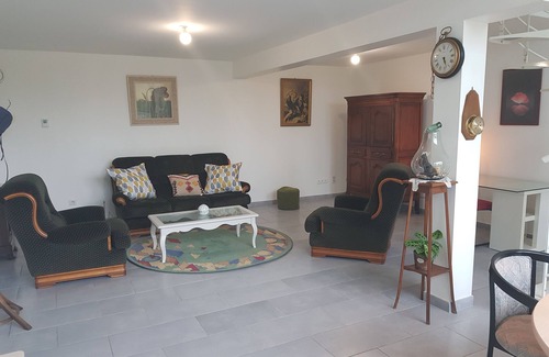 Cours-de-Pile House | Sammantha loft