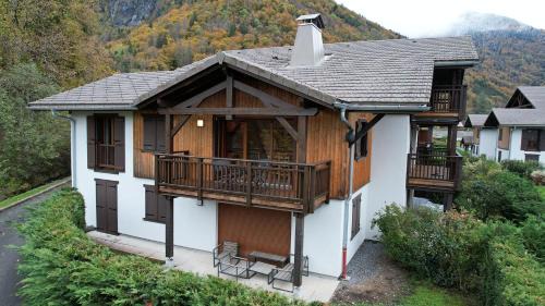 Samoens Apartment | Samoëns, new apartment, 3 bedrooms, 6 persons, close to village centre and skibus