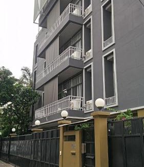 Phaya Thai Apartment | Samsen Suites Spacious 2BR Contemporary Thai Style