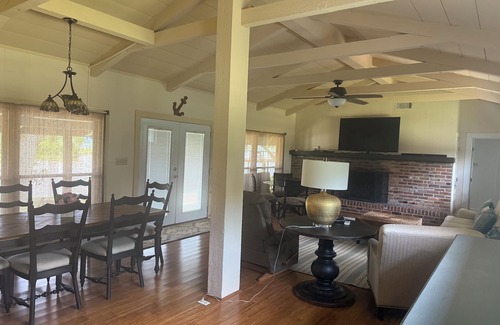 Brazoria House | San Bernard River House 4-BR, 3-B stunning river views, fishing pier, boat lift