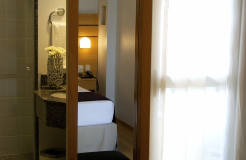 Lourdes Hotel | San Diego Convention Lourdes