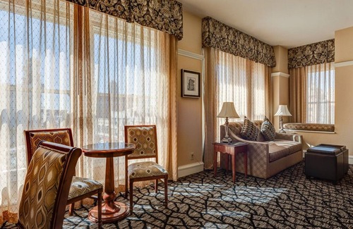 Civic Core Apartment | San Diego Gaslamp Plaza Suites