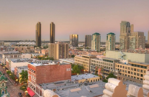 Civic Core Apartment | San Diego Gaslamp Plaza Suites
