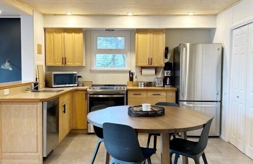 Port Renfrew House | San Juan Surfhouse - Hot Tub. Oceanfront. Amazing view, Premium Oceanfront Vacation Rental