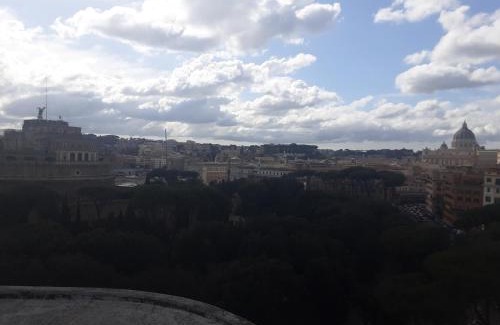 Rione XIV Borgo Apartment | San Pietro Garden House