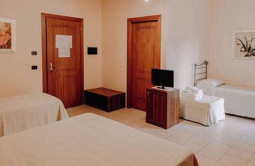 Castelluccio Superiore Hotel | San Raffaele Hotel Restaurant & Resort