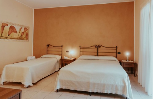 Castelluccio Superiore Hotel | San Raffaele Hotel Restaurant & Resort