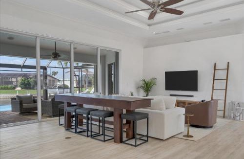 Punta Gorda House | SAN3337 Canalfront Vacation Pool Home