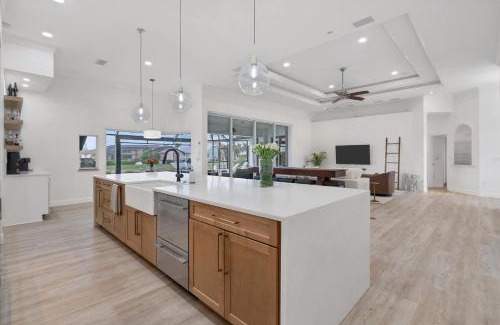 Punta Gorda House | SAN3337 Canalfront Vacation Pool Home