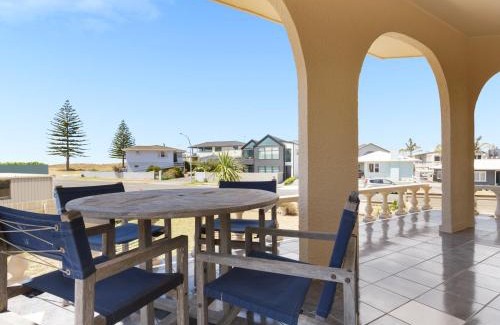 Mount Maunganui House | Sand Castles - Mount Maunganui Holiday Home