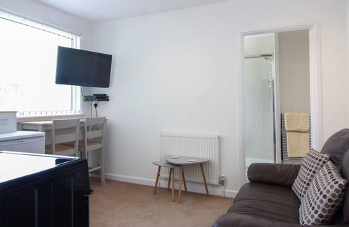 Holywell Cottage | Sand Dunes is a cosy apartment just a stone’s throw from the wonderful beach at Holywell Bay.