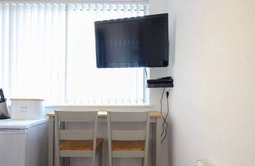 Holywell Cottage | Sand Dunes is a cosy apartment just a stone’s throw from the wonderful beach at Holywell Bay.