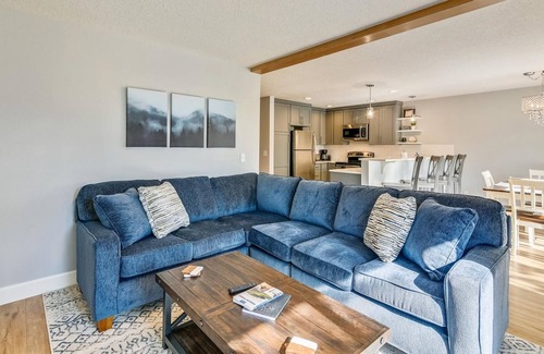 Tolovana Park House | Sandcastle B-4 -Garage. 2 minutes to the beach! w/ High-Speed EV charging outlet
