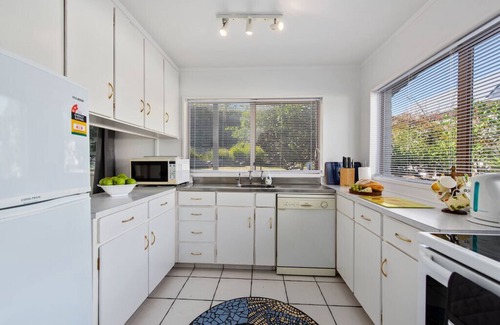 Mount Maunganui House | Sandcastles on Tay - Mt Maunganui Holiday Home