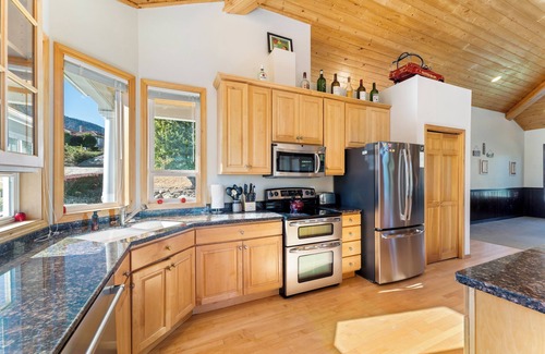 Wapato Point House | Sanden House at Wapato Point Resort